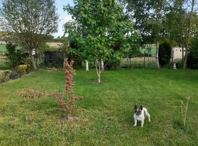 Rum i privatbostad Chez Habitant Avec Petit Dejeuner Bouloire